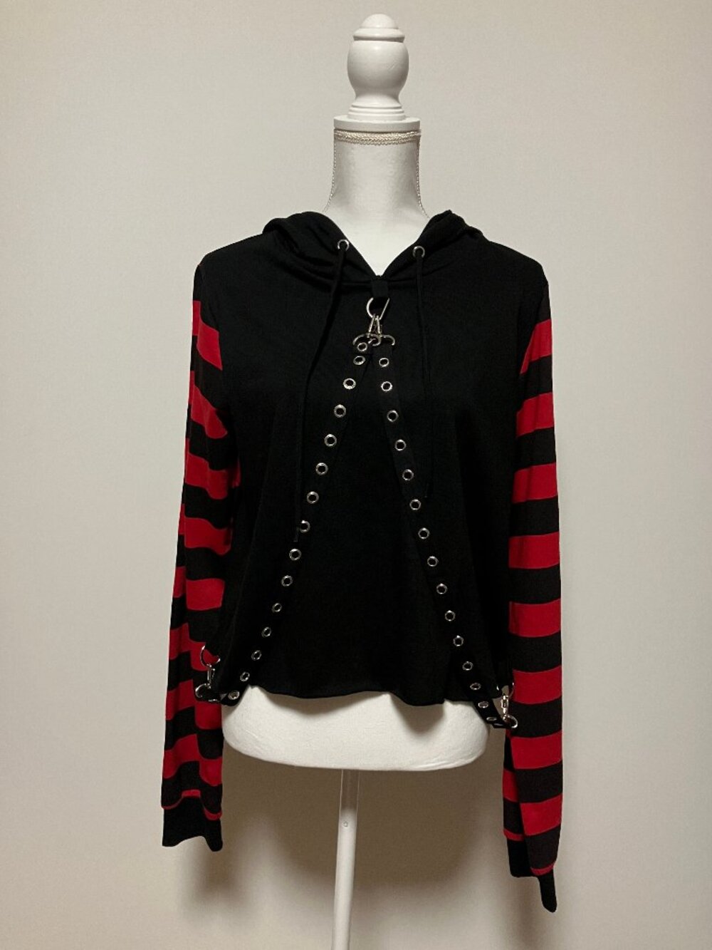 Hot Topic NWT Red Black Stripe Harness Crop Hoodie Punk Goth Size XL